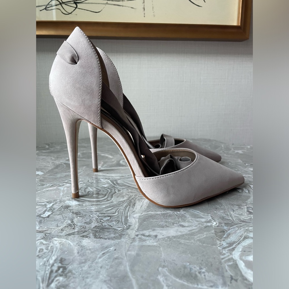 Steve Madden Suede Stiletto Ankle Strap Size 7M Dark Taupe